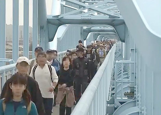 『加古川ツーデーマーチ』のウォーキングコースになっている水管橋
