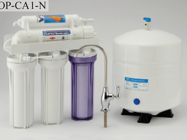 逆浸透膜浄水器「エコタイプ」 ポンプなしのタイプで水道圧を利用して濾過浄水します。電源不要のエコタイプです。ただし、水道圧が4kg/㎤は必要です。